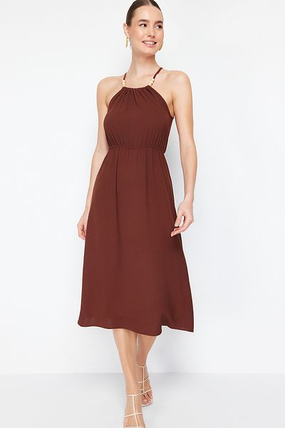Trendyol Collection Hnědé A-line příslušenství Detailní Aerobin Midi Woven Dress TWOSS24EL00443