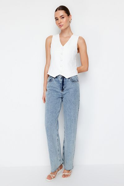 Trendyol Collection Weiße, taillierte, geknöpfte Crop-Webweste TWOSS21YE0009