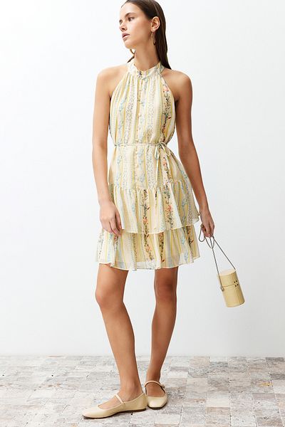Trendyol Collection Gelbes A-Cut-Minikleid aus gefüttertem Chiffongewebe mit Blumendruck TWOSS23EL02056