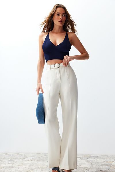 Trendyol Collection Sötétkék Super Crop Back részletes vékony blúz TWOSS22BZ0760