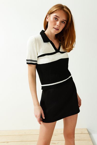Trendyol Collection Black Polo Collar Color Block Knitwear Sweater TWOSS24KZ00020