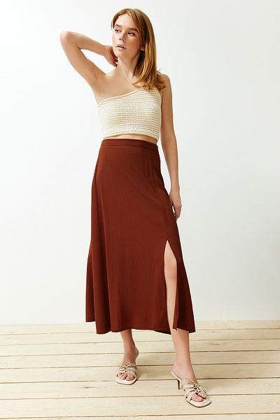 Trendyol Collection Fustă midi țesută cu fante și țesătură texturată TWOSS24ET00127