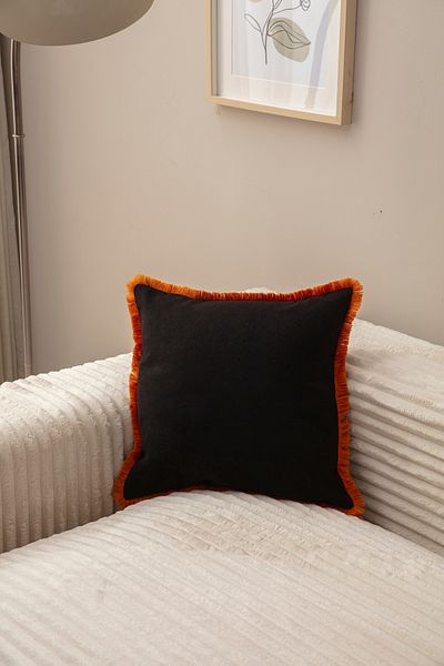 Ottoson EVOTTO HOME COLLECȚIE CULOARE NEGRU CU FRANCURI CULOARE UNICA 43X43 CAZĂ KIRLENT