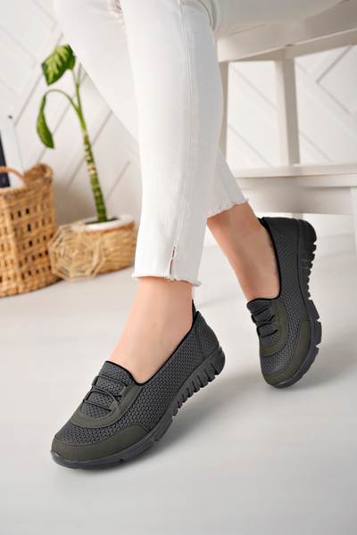 KAYGISIZ AYAKKABI حذاء مشي رياضي تشريحي سهل الارتداء للاستخدام اليومي بدون أر...