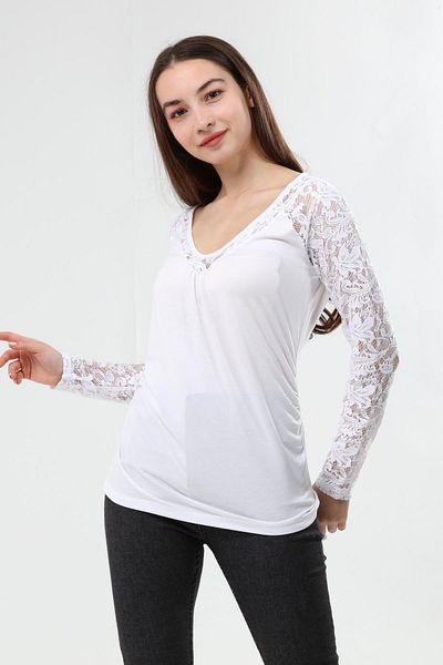 Miss Murem V-Neck Lace Embroidered Blouse-white
