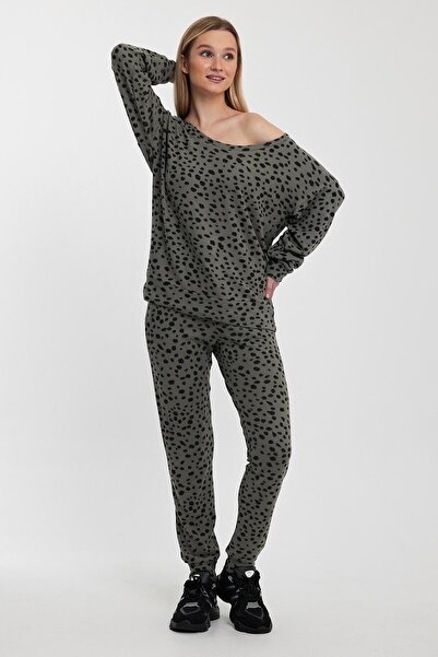 Penyelux Women's Comfortable and Stylish Polka Dot V-Neck Long Sleeve T-Shirt