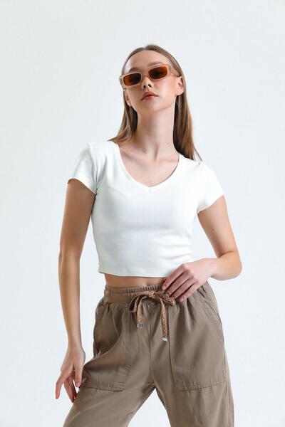 Miss Murem WhiTe V-neck Camisole T-Shirt