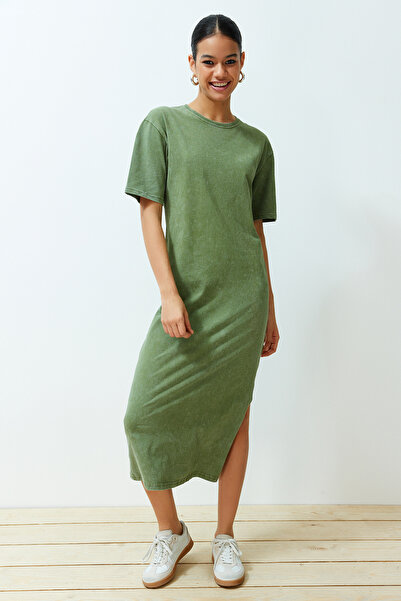 Trendyol Collection Khaki 100% bavlna Antique Effect Posun rozparku/pohodlný střih Pletené tričkové šatyTWOSS24EL00140