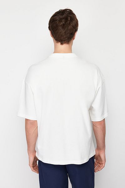 Trendyol Collection Übergroßes ecrufarbenes T-Shirt – 100 % Stoff, TMNSS22TS0318