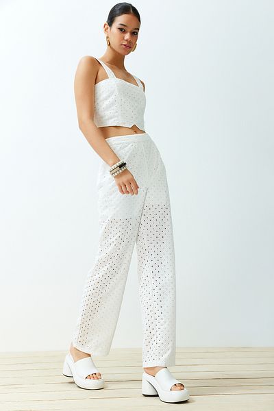 Trendyol Collection Ecru tkané kalhoty rovného střihu TWOSS24PL00090