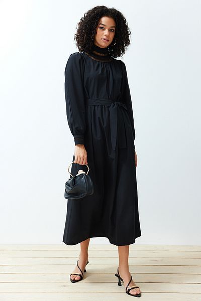 Trendyol Modest Μαύρη γάτα σκάλα με δαντέλα με λεπτομέρεια υφαντό φόρεμα TCTSS24EB00050