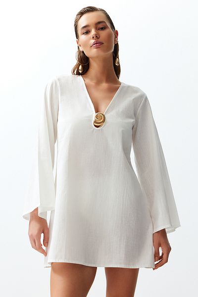 Trendyol Collection Λευκό μίνι υφαντό φόρεμα παραλίας με αξεσουάρ από κοχύλι και βαμβακερό βαμβάκι Premium TBESS24EL00020