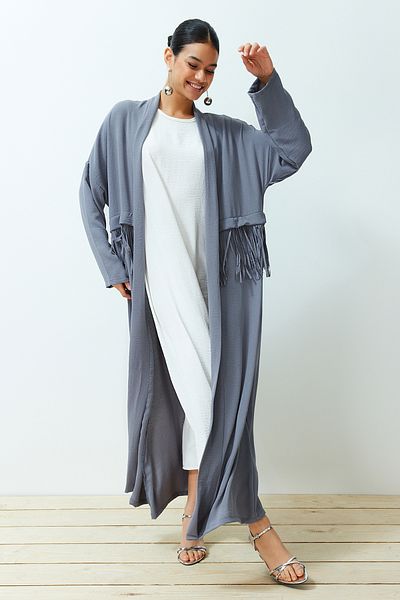 Trendyol Modest Graue gewebte Aerobin-Kappe mit Quastendetails und Ferace TCTSS24KF00014