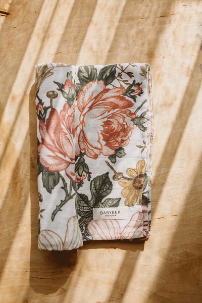 BABYBEK Vintage Rose Muslin Blanket