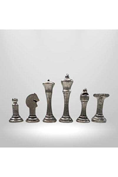 Metalicraft MC36 Metal Satranç Takımı – Ahşap (Kayın Ağacı) Sehpalı Satranç  – El Yapımı Antik Metal Taşlar