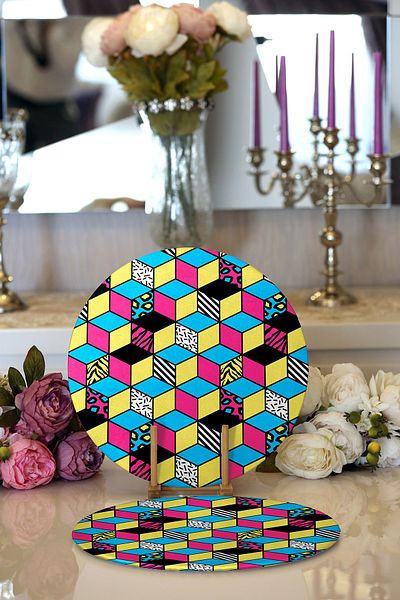 Realhomes Farfurie rotundă modernă cu model geometric cub modern din 2 bucăți și pat de loc pe podea colorată