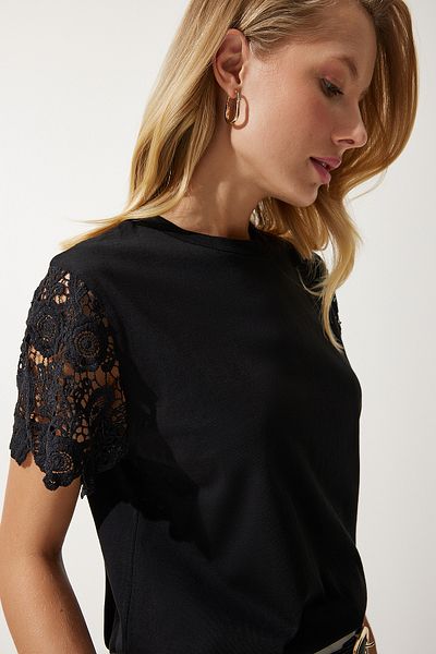 Happiness İstanbul Women's Black Guipure Sleeve Knitted Blouse HF00450