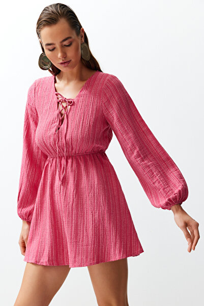 Trendyol Collection Ροζ Μίνι υφαντό δεμένο λινό φόρεμα παραλίας TBESS23EL00103