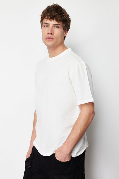 Trendyol Collection Голяма памучна тениска в цвят екрю - Tmnss24Ts00157