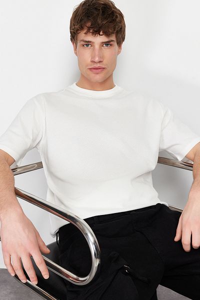 Trendyol Collection Голяма памучна тениска в цвят екрю - Tmnss24Ts00157