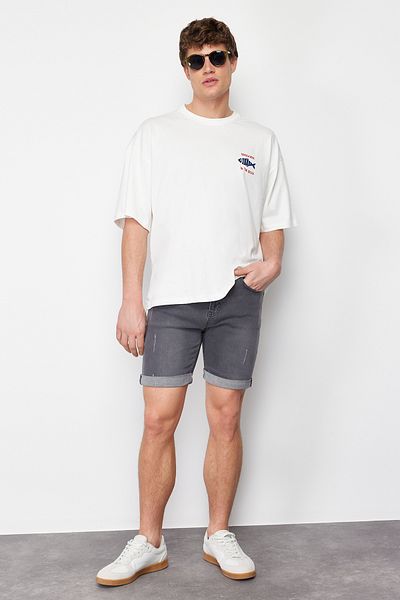 Trendyol Collection Graue Slim Fit Shorts und Bermuda mit Rechendetail - TMNSS21SR0727