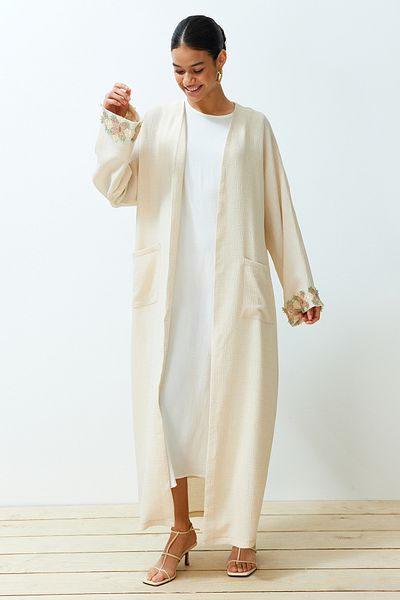 Trendyol Modest Lange gewebte Mütze mit Steinstickerei und detaillierten Details &amp; Ferace &amp; Abaya TCTSS24KF00005