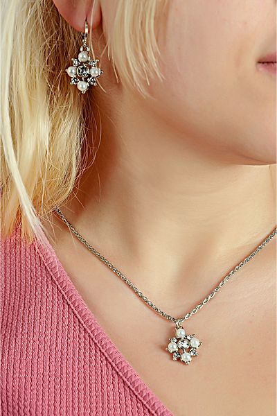 EUROMODA Pearl and Zircon Stone Special Designed Necklace and Earring Set