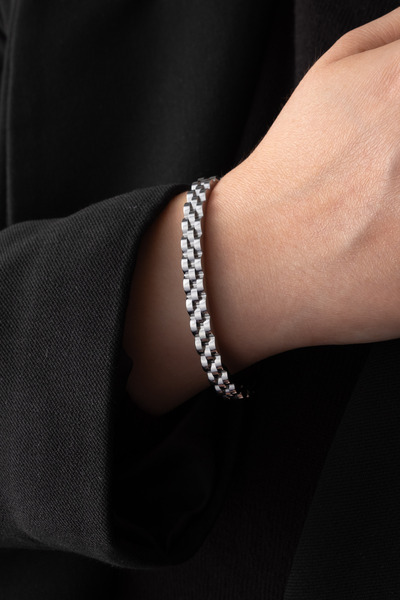 ByFlorya Jewelry سوار ساعة من الفولاذ الفضي المقاوم للتشويه مقاس 18 سم