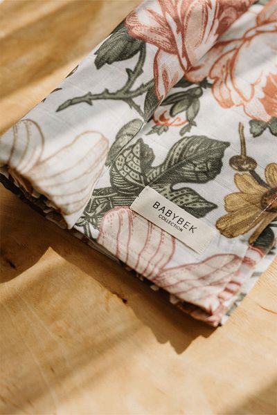 BABYBEK Vintage Rose Muslin Blanket