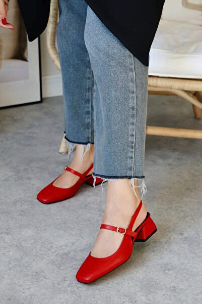 POLKA STORE Kadın Audrey Kırmızı Mat Deri Arkası Açık Kare Burunlu Baretli Kısa Blok Topuklu Ayakkabı