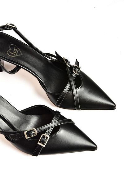 Fox Shoes S654071909 Černé krátké dámské boty na podpatku