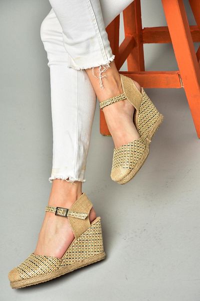 Fox Shoes P241612004 Pantofi de damă cu toc cu pană din material nud