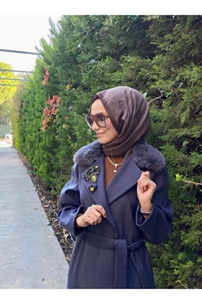 Diana Yakası Kürklü Kaşe Manto