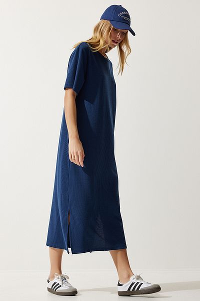 Happiness İstanbul Marineblaues geripptes Strickkleid mit Rundhalsausschnitt für Damen DZ00111