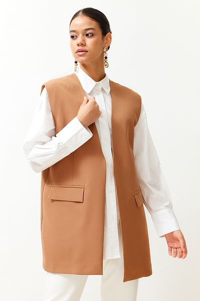 Trendyol Modest Mink V-Neck Woven Vest with Pockets TCTSS24YL00001
