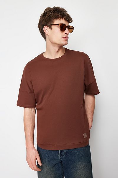 Trendyol Collection Καφέ μπλουζάκι μεγάλου μεγέθους - Λεπτομέρεια ραφής, TMNSS24TS00037