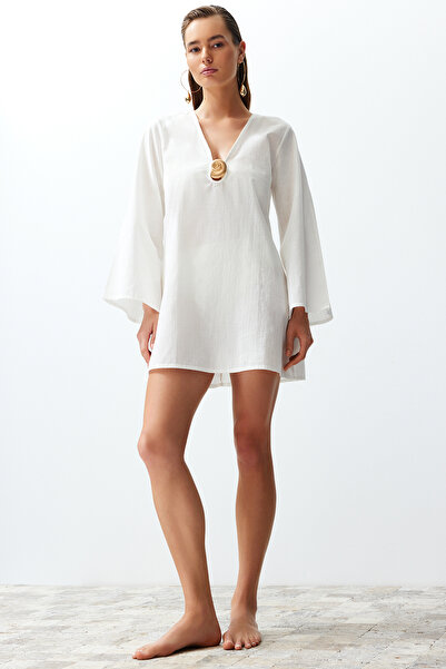 Trendyol Collection Weißes Mini-Strandkleid aus gewebter Premium-Flamenco-Baumwolle mit Muschel-Accessoires TBESS24EL00020