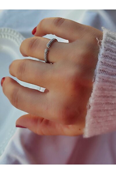 Amabel Jewelerys خاتم عصري قابل للتعديل بتفاصيل حجرية (مع هدية خاصة لعيد الأم)