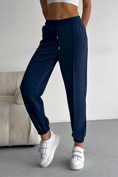 Bipantolon Γυναικείο φούτερ με ελαστικό καρότο σε μπλε ναυτικό κομμένο στον α...