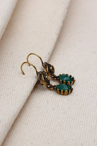 Süspüs Accessories Green Color Oval Jewelled Dangle Authentic Earrings