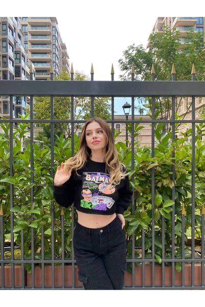 ELBEY BATMAN CROP SWEATSHIRT