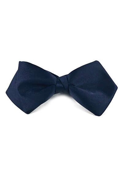 Sade Kravat ربطة عنق ذات حافة مثلثة باللون الأزرق الداكن مربوطة بشكل طبيعي P310