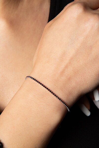 Elika Silver Women's Black Stone Waterway Bracelet