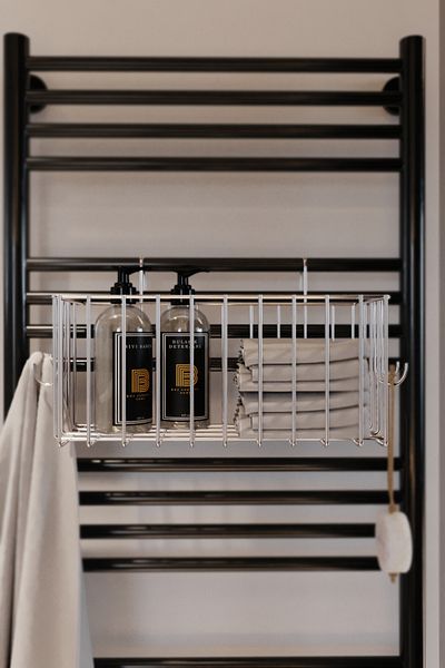 boz concept home Σχάρα για πετσέτες μπάνιου με γάντζο Στήριγμα για πετσέτες μπάνιου Αξεσουάρ μπάνιου Organizer Ράφι μπάνιου