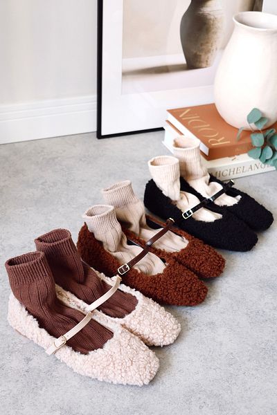 POLKA STORE Winnie Teddy Plush Closed Back Single Band Square Toe Women's Ballerina Shoes with Helmet Mary Jane