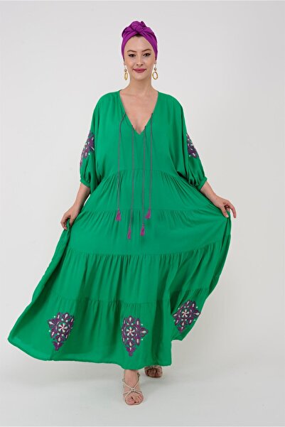 Hazinedan Kadın Bohem Uzun Nakışlı Salaş Otantik Yeşil Elbise