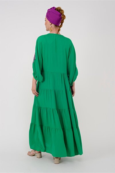 Hazinedan Kadın Bohem Uzun Nakışlı Salaş Otantik Yeşil Elbise