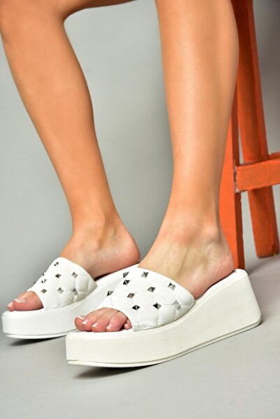 Fox Shoes S590750204 Fehér szövet kapcsos részletes női papucs