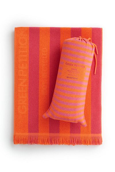 Panku Bizu Design Store Maris Ruby 100% Recycled Eco-Friendly Beach Towel