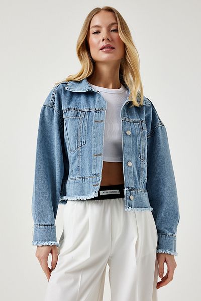 Happiness İstanbul Hellblaue, kurze Jeansjacke mit Quastendetail und Taschen für Damen RV00166
